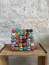 Cargar imagen en el visor de la galería, Bilo - Accessoire plateau en capsules recyclées - Artisan sénégalais
