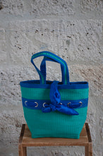 Cargar imagen en el visor de la galería, Recycla Bag - Sac panier en plastique recyclé S - Artisan sénégalais
