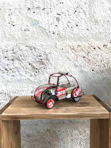 Vroum- Figurines automobiles recyclées - Artisan sénégalais