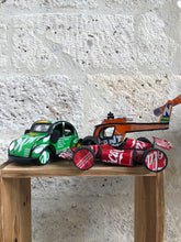 Load image into Gallery viewer, Vroum- Figurines automobiles recyclées - Artisan sénégalais
